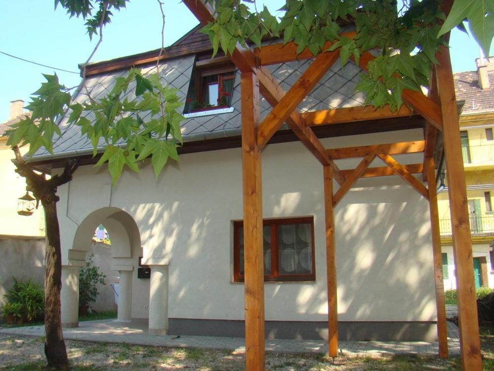 Wash House Apartman Γκιόρ Εξωτερικό φωτογραφία
