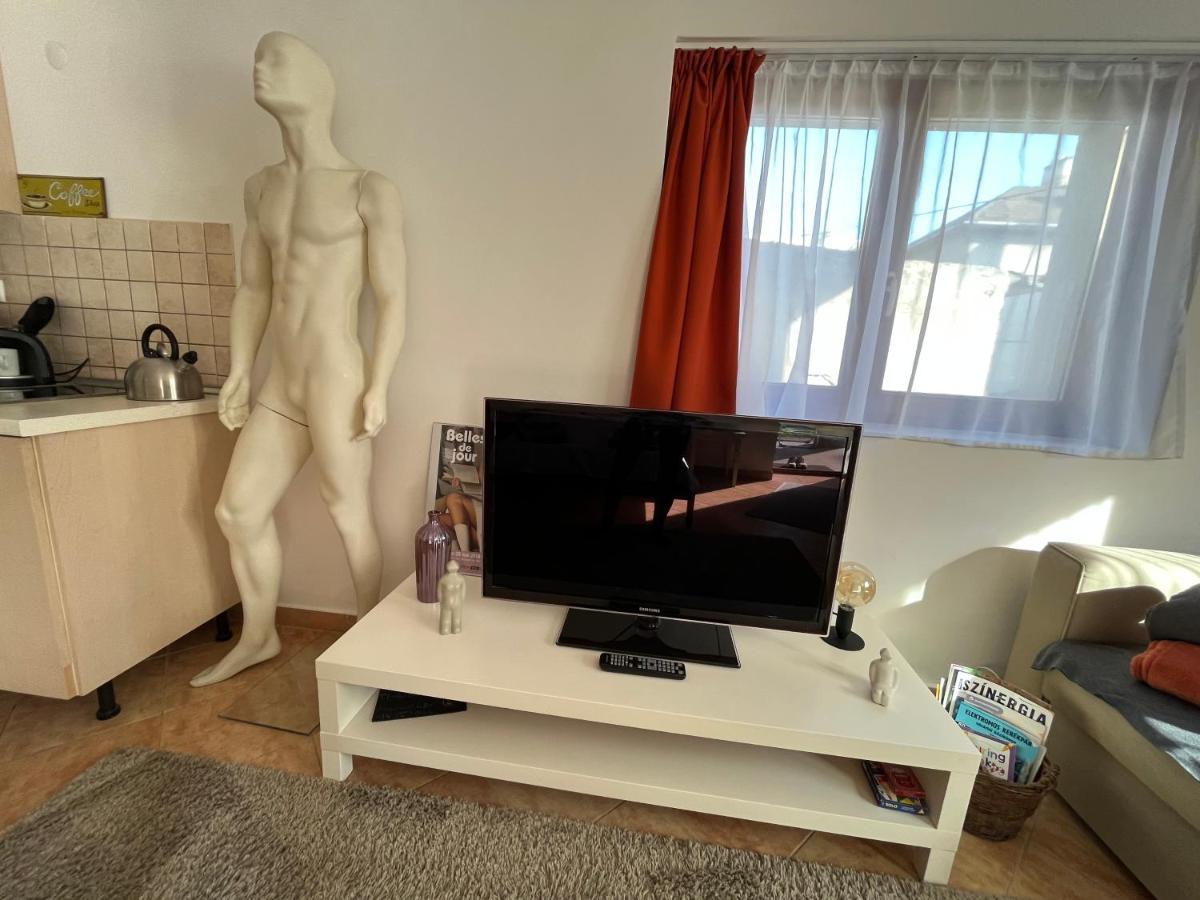 Wash House Apartman Γκιόρ Εξωτερικό φωτογραφία