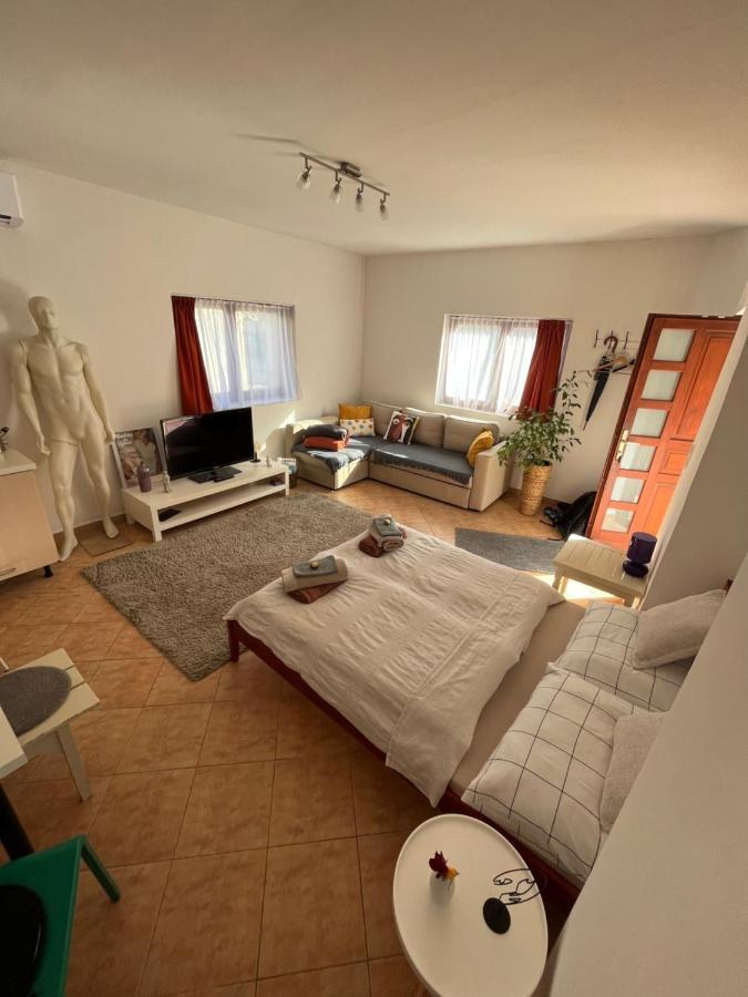 Wash House Apartman Γκιόρ Εξωτερικό φωτογραφία
