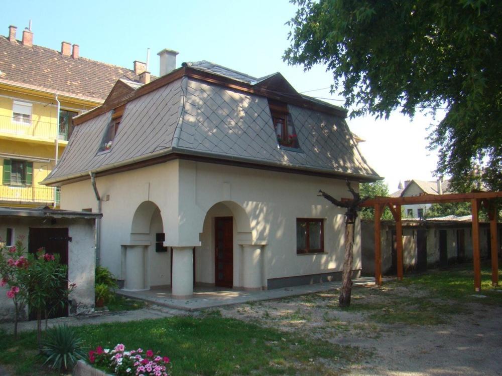 Wash House Apartman Γκιόρ Εξωτερικό φωτογραφία